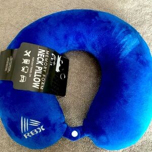 Fleece travel pillow